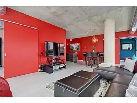 Central Phase 1 Great Condo! | 349 McLeod Street, Ottawa