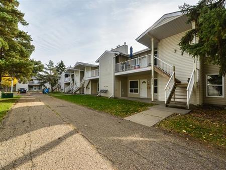 Westridge Manor | 17104 75 Ave. NW, Edmonton