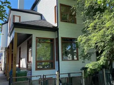 Townhouse For Rent in Sunnyside NW | 1 - 1039 1 Avenue Northwest, Calgary