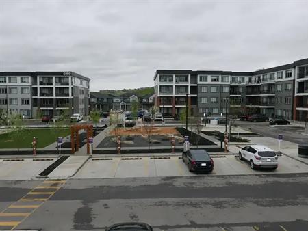 BRAND NEW NEVER LIVED IN 3 BED/ 2 BATH HUGE SOUTH FACING DECK | Calgary