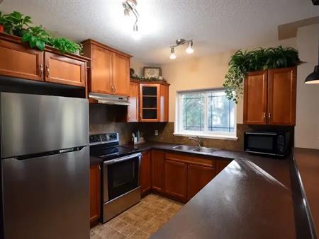 2B2B CORNER UNIT CONDO |  PETS ALLOWED  |  ALL UTILITIES INCLUDED | 222 - 30 Discovery Ridge Cl SW, Calgary