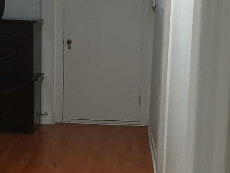 Appartement à louer - Vieux-Longueuil : 4 et demi, à l'étage