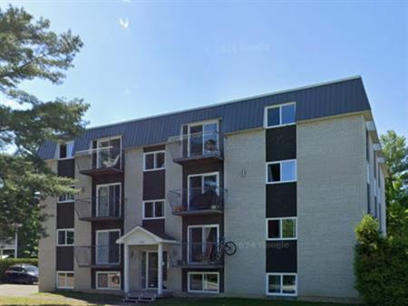 5 ½ | MAGOG |1 MOIS GRATUIT| $ 1 195