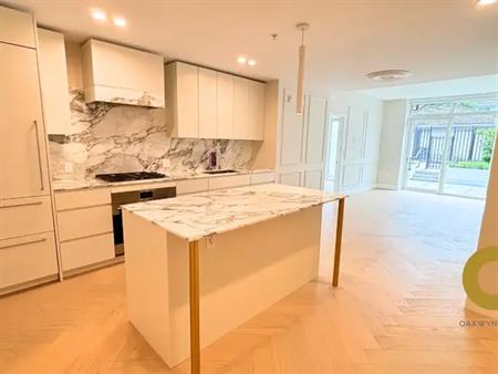 Luxurious HUGE Patio 1 Bed and Den In Point Grey!! | 3668 West 10th Avenue, Vancouver