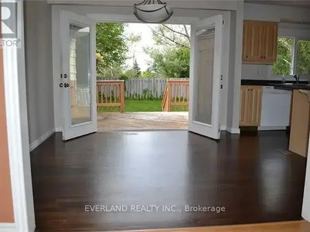 12 EILEEN DRIVE | 12 EILEEN DRIVE, Barrie