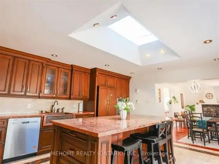 198 CHALMERS STREET | 198 CHALMERS STREET, Oakville