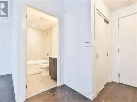 708 - 2093 FAIRVIEW STREET | 708 - 2093 FAIRVIEW STREET, Burlington