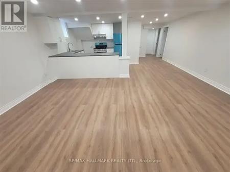 LOWER - 51B AURORA HEIGHTS DRIVE | LOWER - 51B AURORA HEIGHTS DRIVE, Aurora