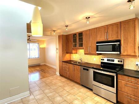 Beautiful 4 1/2 Condo-Style Apartment Downtown Montreal - Available NOW!