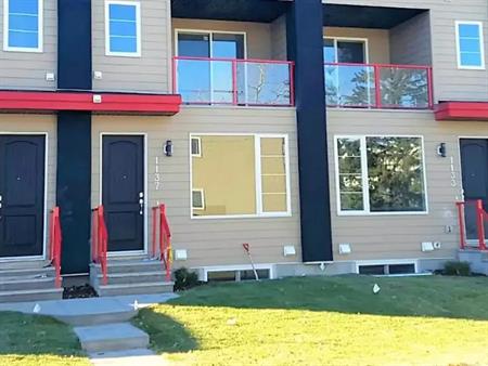 Luxurious Urban Living furnished 3 bedrooms  in Sunalta! | Calgary
