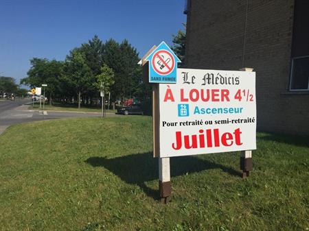 4 1/2, 15 juillet, $1,005/ mois