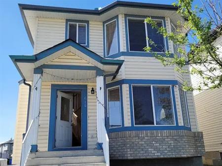 Charming 3-Bedroom Home with Double Detached Garage in Taradale | Calgary
