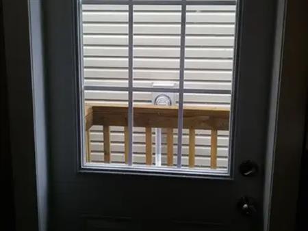 Sec. Suite Aprt. (Lgl.) - $2000 (incl. Utilities), Side Ent., In-Suite 5 Appl., | 25 Everwoods Close SW, Calgary