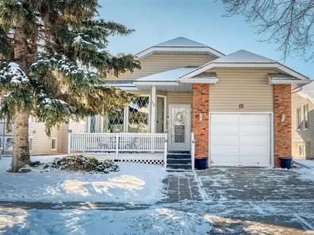 Beautiful Millside 2-bed 2-bath main floor available for rent | 15 Millside Drive Southwest, Calgary