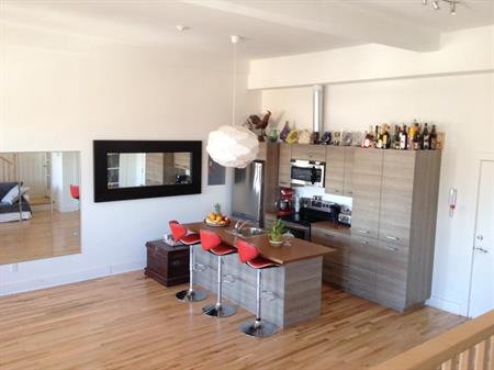 Très grand 4 1/2 situé dans le pittoresque village du Vieux Sainte-Rose, 2200$ tout inclut, pour le 1er septembre