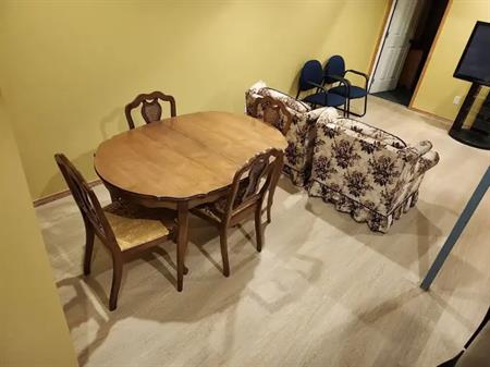 Furnished basement. | 134 Evansmeade Close Northwest, Calgary