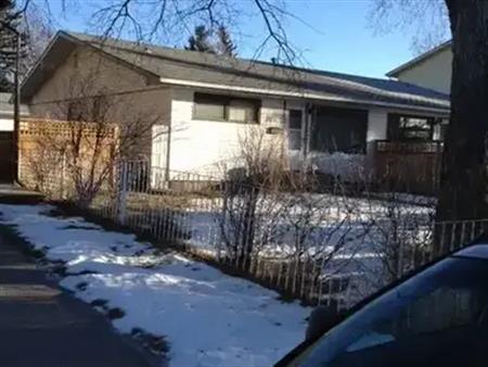 Large Glenbrook SW Duplex | 3318 40 street SW, Calgary