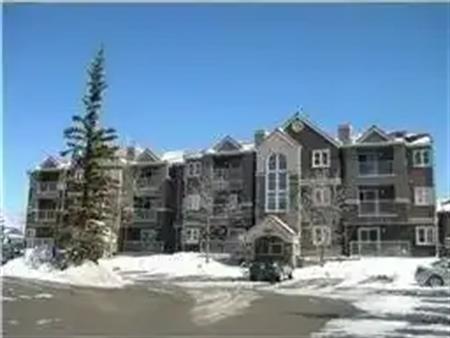 Beautiful 2 Bedroom Condo at Edgecliff Estates | Calgary