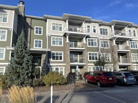 Sleek Condo Living in Mahogany | 1 Bed + Den | 1205 - 11 Mahogany Row SE, Calgary