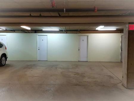 41/2, garage, air clim, 4 électros, ascenseur, 1er juin 1750$