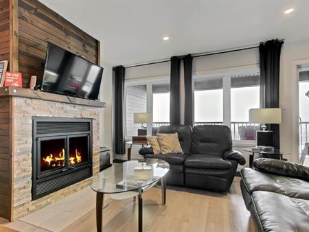 Maison De Ville Près Du Mont Ste-Anne