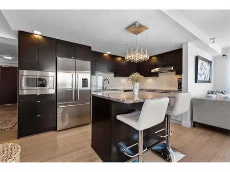 The Sausalito - Stylish Oceanfront Suite! | 14955 Victoria Avenue, White Rock