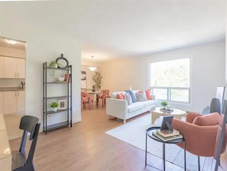 977 Mohawk Road East | 977 Mohawk Road East, Hamilton