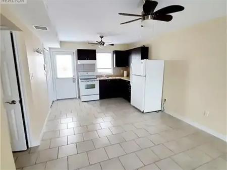 91 CENTENNIAL Parkway S Unit# U#2 | 91 CENTENNIAL Parkway S Unit# U#2, Stoney Creek
