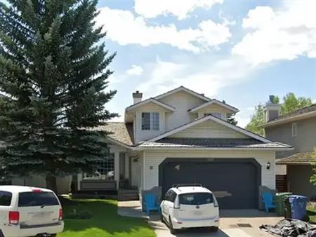 Room for Rent in Beautiful Douglasdale Home | 266 Douglasbank Green Southeast, Calgary