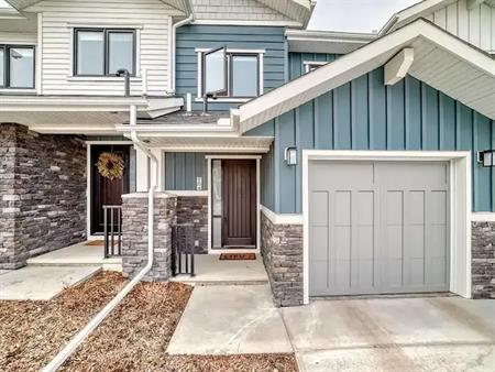 3BDR, 3.5 BATH TOWNHOME WITH A/C,FINISHED BASEMENT & OVERSIZED SINGLE CAR GARAGE | 904 Crestridge Common Southwest, Calgary