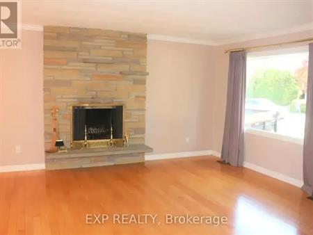 11 HILLVIEW ROAD | 11 HILLVIEW ROAD, Ottawa