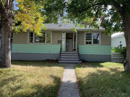 Banff Trail near UofC Main Floor for Rent | 2425 25 Avenue Northwest, Calgary