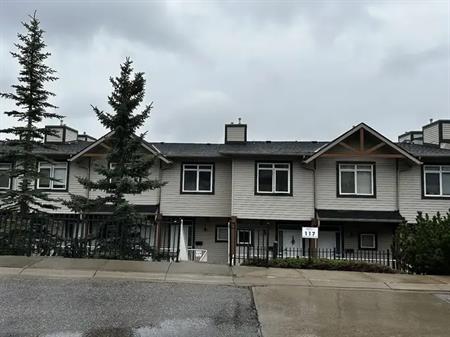 2 bedroom cozy town house | 14 - Rockyledge View NW, Calgary
