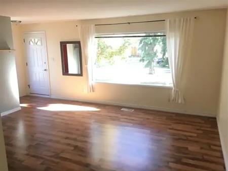 3bdrm Main Floor in Bonnie Doon, Utilities Included! | Edmonton
