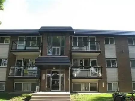 Close to Whyte Ave | 307, 10125-83 Avenue, Edmonton