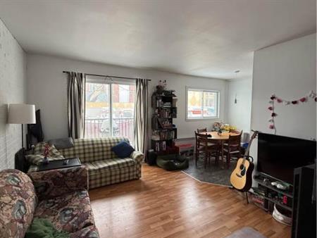 3 1/2 Rénové Limoilou, Stationnement et Wifi Inclus, 1109$