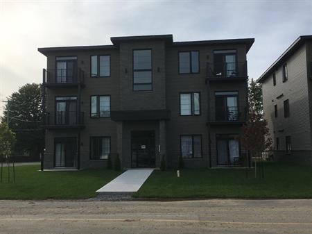 Grand 5 1/2 à louer à Farnham