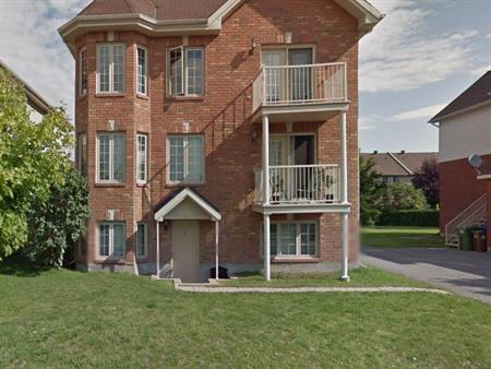 58 Rue De La Falaise (Hull) Grand 2 Chambres Dans Quartier Tranquille