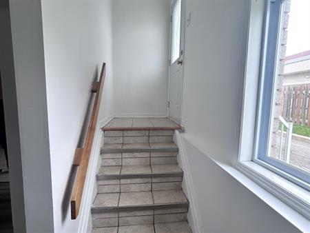 4 1/2 Appt In Mont St-luc