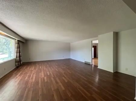Spacious 3 bedroom Main floor in Highland Park | 3603 2 Street Northwest, Calgary