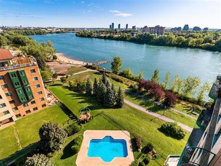 Wow! 2 Cac Avec Vue Imprenable Sur L’eau