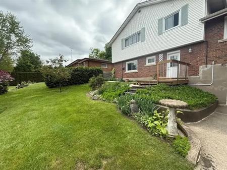 Upper- 1327 Pelham Street | 1327 Pelham Street, Welland