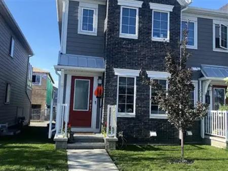 Cozy 2 bed 2 bath townhome | 59 Yorkville Avenue Southwest, Calgary