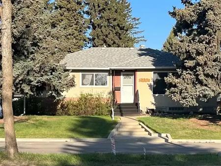 Crestwood 5 Bed/2 Bath | 9732 142 St NW, Edmonton