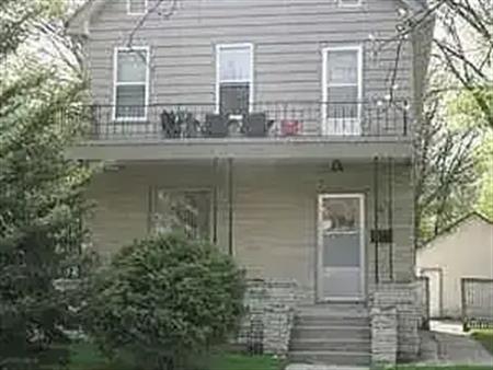 Large Suite available July 1st | 107 Tache Avenue, Winnipeg