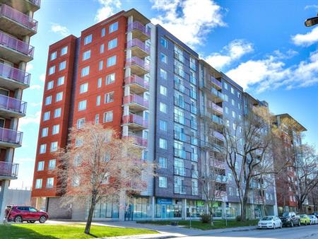 Condo 2 chambres lumineux avec vue panoramique (Garage) | Saint-Léonard