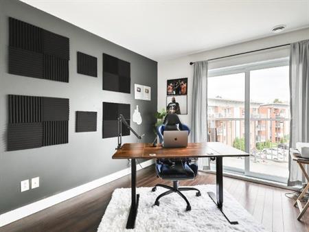 Condominium / Penthouse 4 1/2 à louer à côté du Costco de St-Jérôme.