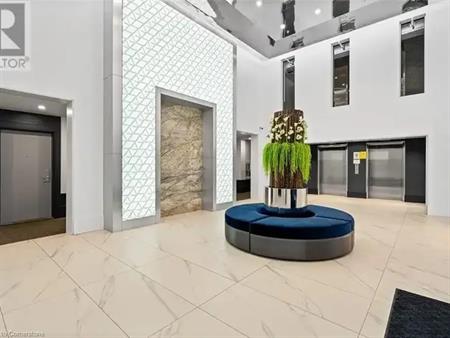16 CONCORD Place Unit# 325 | 16 CONCORD Place Unit# 325, Grimsby