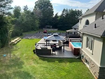 2nd FLOOR LUXURIOUS APARTMENT FOR RENT IN SHARED HOME! #1 BEST PLACE! 5 STAR! ALL INCLUSIVE! MUST SEE! | 23 Cranborne Chase, 