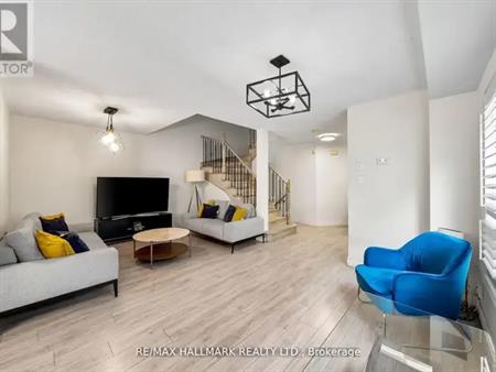 11 ALBERTA DRIVE | 11 ALBERTA DRIVE, Vaughan